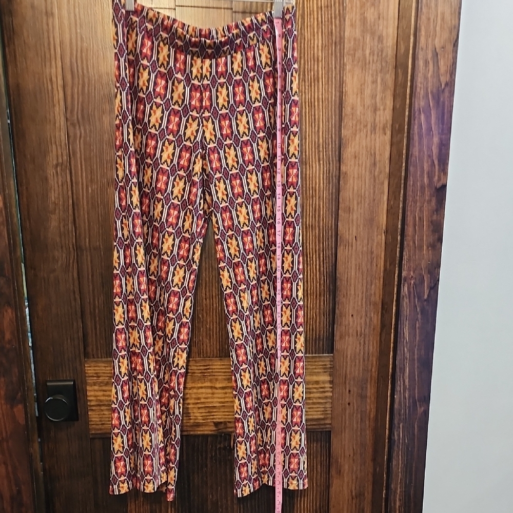 Ivy Jane Multicolor Geometric Patterned Garment - Picture 6 of 9